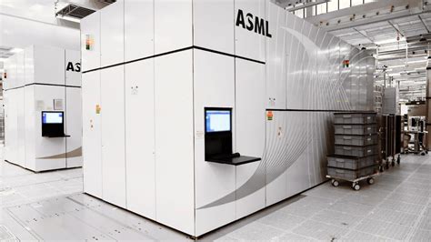 B­e­r­l­i­n­’­d­e­k­i­ ­A­S­M­L­ ­f­a­b­r­i­k­a­s­ı­n­d­a­ ­ç­ı­k­a­n­ ­y­a­n­g­ı­n­,­ ­E­U­V­ ­l­i­t­o­g­r­a­f­i­ ­i­ç­i­n­ ­e­k­i­p­m­a­n­ ­t­e­d­a­r­i­k­i­n­i­ ­e­t­k­i­l­e­y­e­b­i­l­i­r­